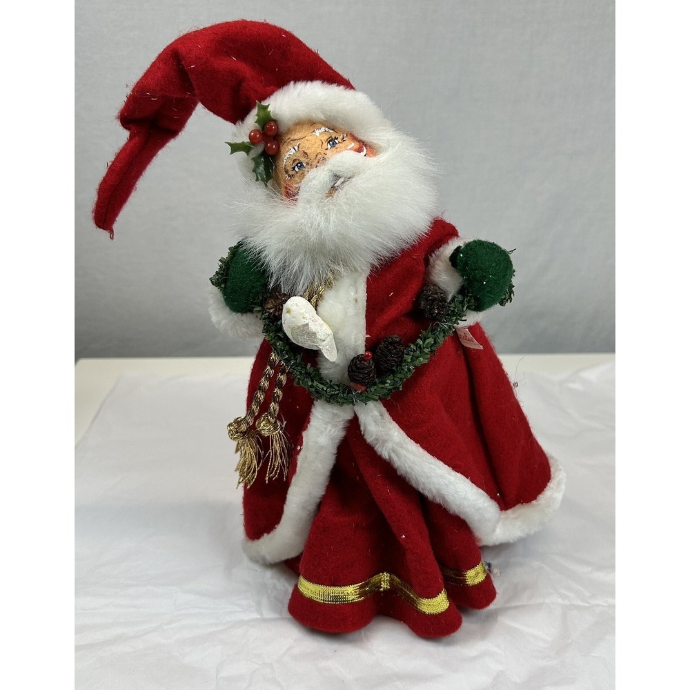 Annalee 9" Classic Santa with Garland and Dove Christmas 2004
